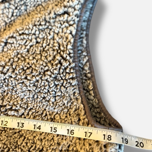 🚨3 for $15 Thread & Supply Gray Sherpa Fleece Fuzzy Fur Pocket Vest Coat Small - Picture 5 of 6